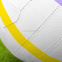 Ballon de netball personnalisé à prix raisonnable, ballon de netball coloré, haute durabilité, ballon de sport, fabrication en usine, ballons de netball de qualité supérieure