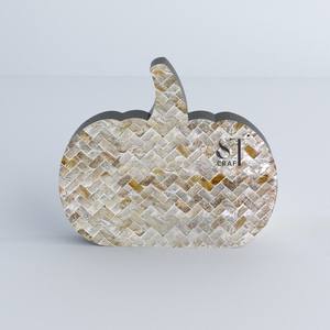 Articles chauds Nacre Citrouille Table pour Halloween Décoration Vacances Décor artisanal en gros fabriqué au Vietnam - Product Image 2