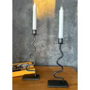 Bougeoir de forme incurvée de conception unique bougeoir en fer de la meilleure qualité pour accessoire d'éclairage de restaurant de cuisine - Product Image 1