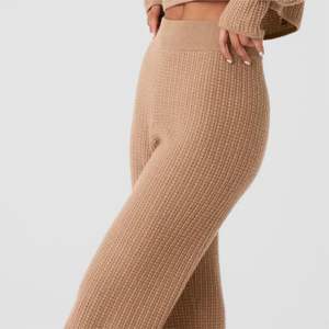 Pantalon de détente en tricot à taille haute pour femme | Pantalon de détente doux, confortable et extensible avec tissu côtelé et taille élastique - Product Image 6