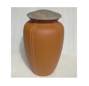 Urna de Cremación de Metal Hecha a Mano con Diseño Atractivo, Urna para Cenizas Humanas para Suministros Funerarios, Urna de Cremación con Textura de Cuero - Product Image 3