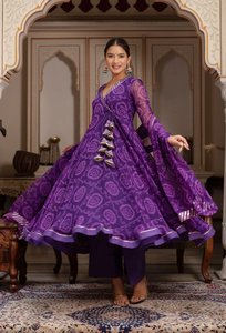 ชุดกุลาบี กาลียาน รันเกล ปูรา ผ้าฝ้าย บันเดจ อนกรักฮา คุर्ติ |   ผ้าจอร์เจตต์ ดูปัตตา และ โกต้า ปาตติ |   ชุดเดรสยาวปานกลางสำหรับงานเทศกาล - Product Image 6