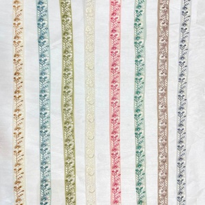 Cordones Bordados florales hechos a medida en tamaño 1 pulgada en adelante para diseñadores de vestidos y Diseñadores de ropa Ajuste de encaje floral por yarda - Product Image 1