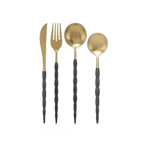 Juego de Cubiertos de Lujo de 4 Piezas, Plateados, de Acero Inoxidable, con Mango Delgado Blanco, Cuchillos, Tenedores y Cucharas - Product Image 5