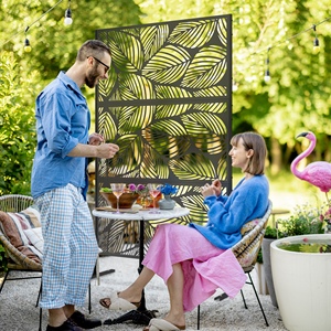 Paravent décoratif d'extérieur Outsunny en acier perforé avec motif de feuilles, 122x198cm, noir - Product Image 2