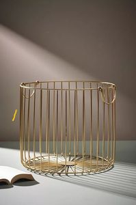 Cesto de Ropa Sucia de Hierro con Diseño Ventilado que Permite el Flujo de Aire y Previene la Acumulación de Olores Mientras se Almacena la Ropa Sucia - Product Image 2