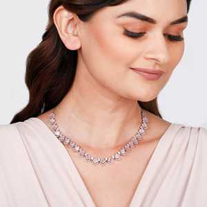 Collar de Rosa Francesa de Lujo con Baño de Oro y Rodio, Fabricación en Titanio y Cobre, y Brillo de Diamante Mejorado - Product Image 4