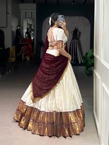 Lanzamiento de Nueva Ropa Festiva Moderna: Lehenga Choli con Dupatta de Polialgodón con Tejido Zari a Cuadros, Reversible, para Todas las Estaciones - Product Image 6