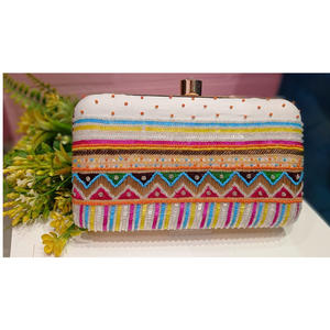 Cartera de flores bordadas con cuentas hechas a mano, bolso de mano dorado de noche Formal para eventos, patrón geométrico - Product Image 2