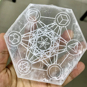 Placa de selenita grabada con fases de la luna Placa de carga de selenita de alta calidad al por mayor Natural a granel de gran oferta de la mejor calidad - Product Image 2