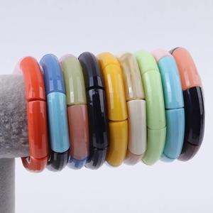 Brazalete de Resina, Joyería Hecha a Mano, Pieza Destacada, Accesorio de Moda, Estilo Rajastaní |   Pulsera de Moda con Textura de Resina India - Product Image 1