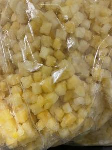 Piña congelada recién cortada de Vietnam, ideal para zumos, menús de postres, cadenas de batidos y mercados de exportación al por mayor - Product Image 2