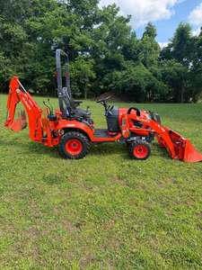 Tracteur agricole 4x4 à transmission automatique, machine compacte pour travaux de terrain, vente directe d'usine, tracteur utilitaire diesel Kubota BX23S avec chargeur - Product Image 5