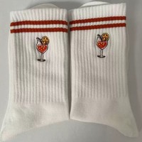 Nouvelles chaussettes brodées unisexes en gros Chaussettes brodées de sport avec logo personnalisé