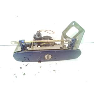 มือจับประตูท้ายรถ VOLKSWAGEN Polo รุ่นที่ 2 (81>94) - Product Image 2