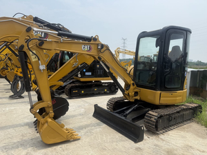 ซื้อรถขุดขนาดเล็ก Cat 303.5 รุ่นนี้ที่ใช้งานน้อย พร้อมห้องโดยสารแบบปิด รางยาง และอุปกรณ์เสริมแบบไฮดรอลิกทัมบ์ - Product Image 2