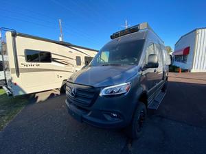TOP Nouveau 2025 Winnebago R-e-v-e-l 44E prêt à la vente - Product Image 5