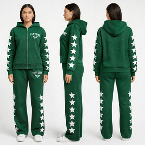 Ensemble de survêtement vert pour femmes en gros, sweat-shirt à capuche zippé et pantalon droit avec imprimé étoile - Product Image 1