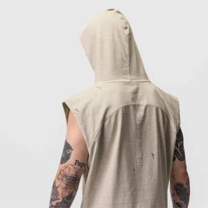 Camiseta de gimnasio sin mangas con capucha para hombre: tela cómoda y de secado rápido para entrenamientos y deportes intensos - Product Image 6