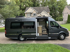 Oferta Especial Autocaravana Usada Bens Sprinter Clase B, Construcción Industrial, Cocina Totalmente Equipada y Espacio de Dormir Confortable - Product Image 4