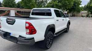 Hilux Sedán 2022 4x4, Asientos de Cuero, Tracción en las Cuatro Ruedas, Control de Crucero Adaptativo, Transmisión Automática, Cámara Trasera de 360°, 5 Plazas, LED, 4.5L, Panorámica - Product Image 3