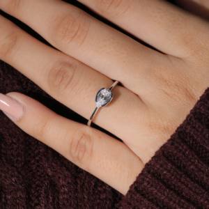 Joyería personalizada hecha a mano 0.70CT anillo de diamante de pera de gota 14K oro sólido anillo de boda de diamante cultivado en laboratorio - Product Image 2