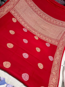 ผ้าส่าหรีบานาราซี โมงกา คัดฮวน แท้ 100% งานฝีมือ ผ้าเนื้อนุ่ม หรูหรา ให้สัมผัสที่มีมิติ โดดเด่น สง่างาม เหมาะสำหรับงานเลี้ยงแบบดั้งเดิม - Product Image 6