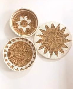 Grand art de décoration murale en rotin fait à la main avec une finition élégante, parfait pour les intérieurs d'inspiration fermière, les chambres et les bureaux - Product Image 6