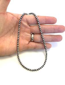 Collar de cuentas de plata de ley de perla Navajo de 4mm hecho a mano, regalo de joyería elegante de 18 pulgadas de largo para mujer - Product Image 3