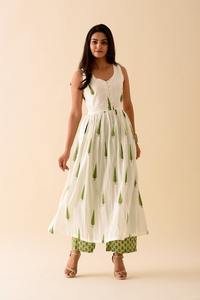 Ensemble Palazzo de Kurta de cyprès vert, style indien, pantalon et Kurti de qualité du fabricant indien - Product Image 6