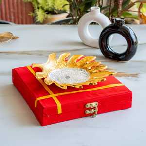 Plateau décoratif rectangulaire vintage en argent plaqué, motif plume, style vintage, pour Diwali, plateau de service en bois et métal, pour plantes - Product Image 1