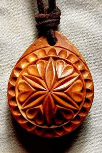 ACCESSOIRES POUR FEMMES HOMMES NATUREL GRAND BOHO TRIBAL SONO BOIS Pendentif sur cordon réglable Collier fait main - Product Image 6