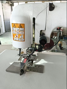 Máquina de Coser Industrial DS-313 Cash-mere para Costuras Ciegas en la Costura Media de Abrigos de Lana de Doble Cara, con Mango de Plástico OEM - Product Image 4