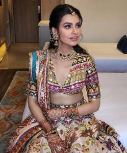 Lehenga de couleur vive exclusive à la demande avec Lehenga Choli imprimé en taffetas lourd soie Lehenga Party Wear Outfit - Product Image 3