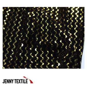 Tela Textil Premium Elástica de Alto Brillo con Tejido Artesanal Trans Spangle de Corea, 88% Nailon 6, 6% Spandex Metálico, para Costura y Decoración - Product Image 2