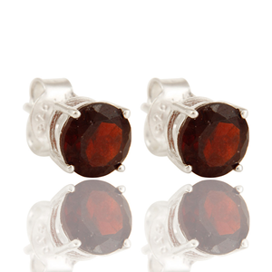 Boucles d'oreilles clous de créateur en argent sterling 925 avec grenat rouge rond et audacieux, serti à griffes, fournisseur de bijoux - Product Image 4