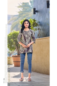 Tops courts en coton premium avec imprimés en feuille, design fantaisie, taille naturelle, méthode de tissage tissé, vente en gros - Product Image 6