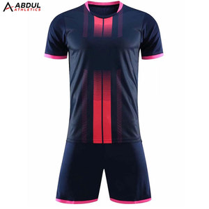 Conjunto de Uniforme de Fútbol para Hombre de Verano, Jersey y Pantalones Cortos Ligeros, Material Transpirable y Cómodo, Ideal para Partidos en Clima Cálido - Product Image 1