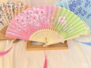 Costillas de madera de pino ecológicas impresas personalizadas, abanico de mano plegable hecho a mano, artesanía de estilo tradicional para bodas, fiestas turísticas - Product Image 2