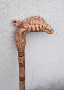 Canne en bois réglable pour le sport Bâton de marche solide avec plusieurs nœuds pour la randonnée des personnes âgées Norme internationale - Product Image 6