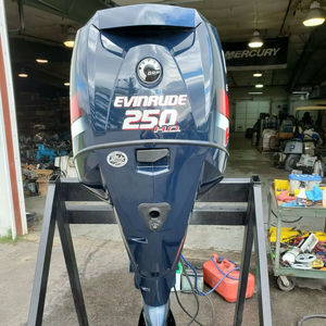 Moteur hors-bord d'occasion de qualité industrielle 2009 Ev-i-nru-d-e ETEC 250hp HO 6 cylindres DFI 2 temps 25 pouces d'axe OEM 410 heures - Product Image 1