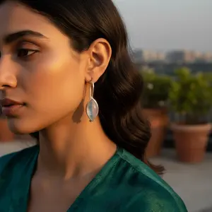 Boucles d'oreilles en argent 925 avec plaqué or, délicates, en pierre de lune, en quartz, en perle, en diamant, pour femmes, pour les occasions de fête - Product Image 2