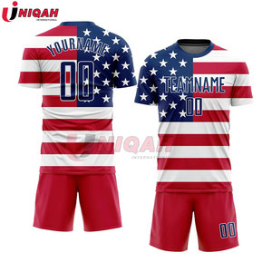 Camiseta de fútbol de poliéster 100% de alta calidad para hombre OEM logotipo personalizado impresión por sublimación uniforme de fútbol cómodo - Product Image 2