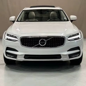 Voiture d'occasion de qualité abordable, Volvo V-90 Cross Country T6 2017, conduite à gauche - Product Image 1