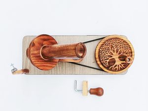 Enrouleur de boule de fil en bois fabriqué à la main pour tricoter le crochet-naturel actionné à la main-enrouleur de boule de traction de cadeaux de tricoteuse - Product Image 5