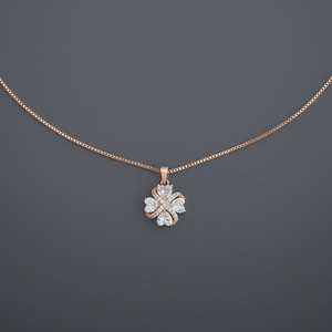 Collar con Colgante de Cristal, Moderno y Elegante - Product Image 1