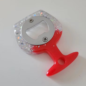 Ouvre-bouteille en résine moderne et élégant avec une finition brillante idéale pour améliorer la décoration du bar et accueillir les invités avec style - Product Image 1