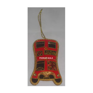 Adornos bordados de artesanía india Zari, Color rojo, atractivo para colgar para Navidad y regalo de cumpleaños - Product Image 1