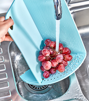 Planche à découper pliable en plastique Afossa avec passoire, compatible lave-vaisselle, gain de place, écologique, multifonction, design de cuisine pratique