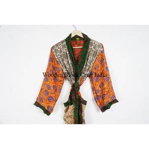 Kimono élégant vintage japonais en soie à motifs floraux pour femme - Robe de chambre respirante à séchage rapide pour la maison, la plage et les soirées estivales - Product Image 2